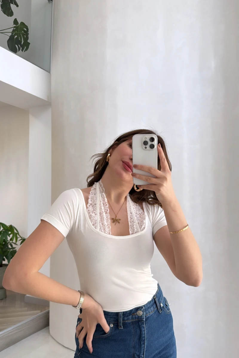 Dantel Boyundan Geçmeli Bluz - Ekru - Kod: 8570