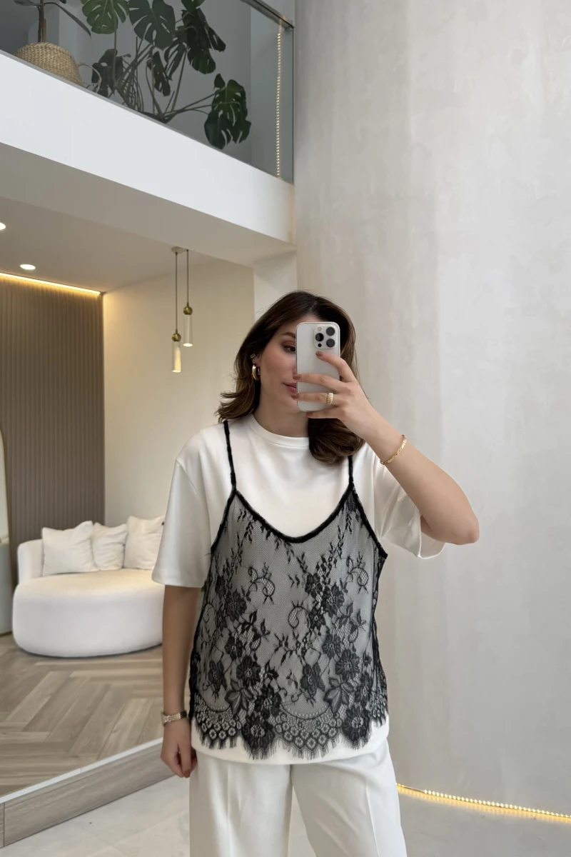Vıctoria Üstü Siyah Askılı Dantel Detay T-shirt