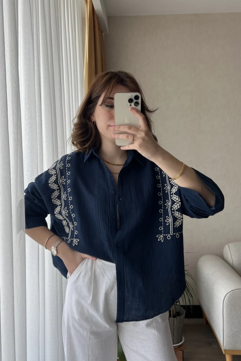 Aramis Nakış Detay Lacivert Gömlek