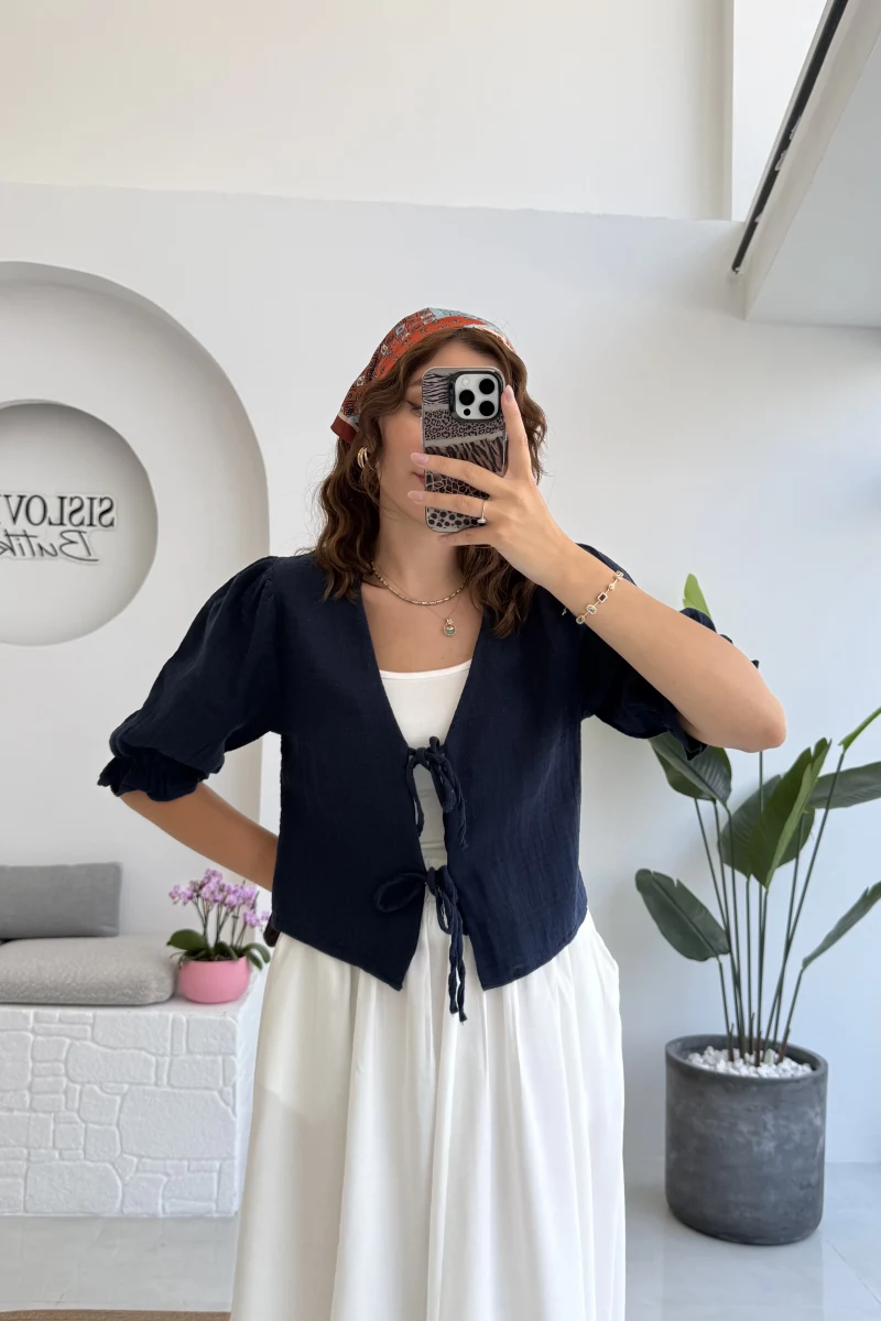 1017 - Arin Kolu Lastik Detay Bluz - Lacivert