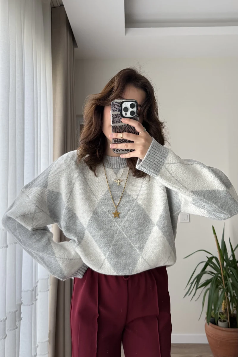 Baklava Desenli Gri Kazak