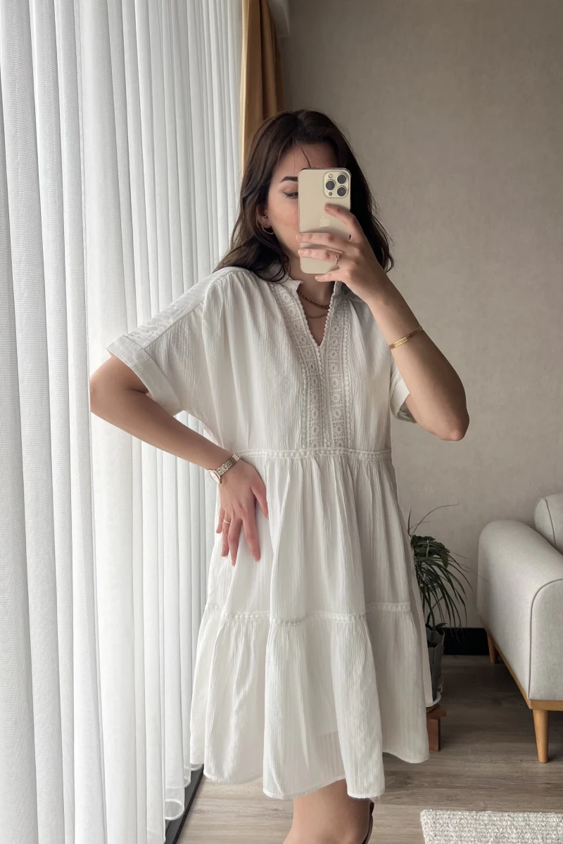 Larisa Beyaz Dantelli Elbise
