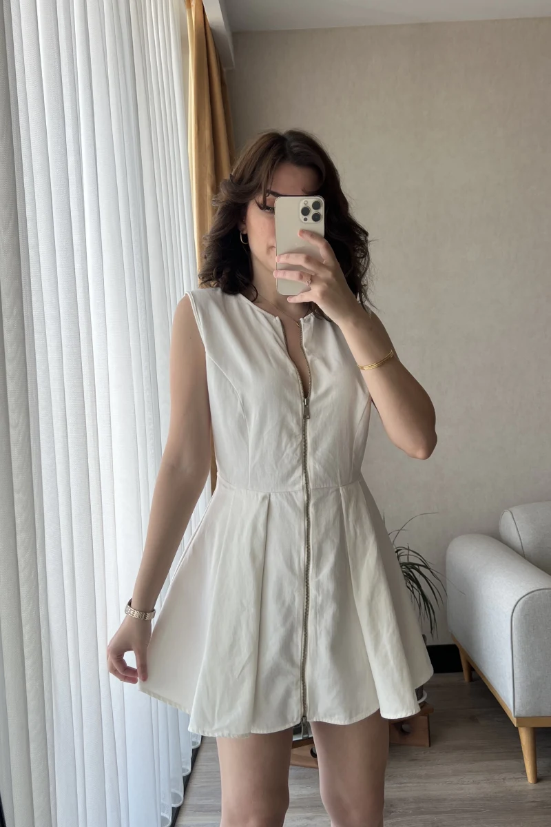 Beyaz Fermuarlı Elbise