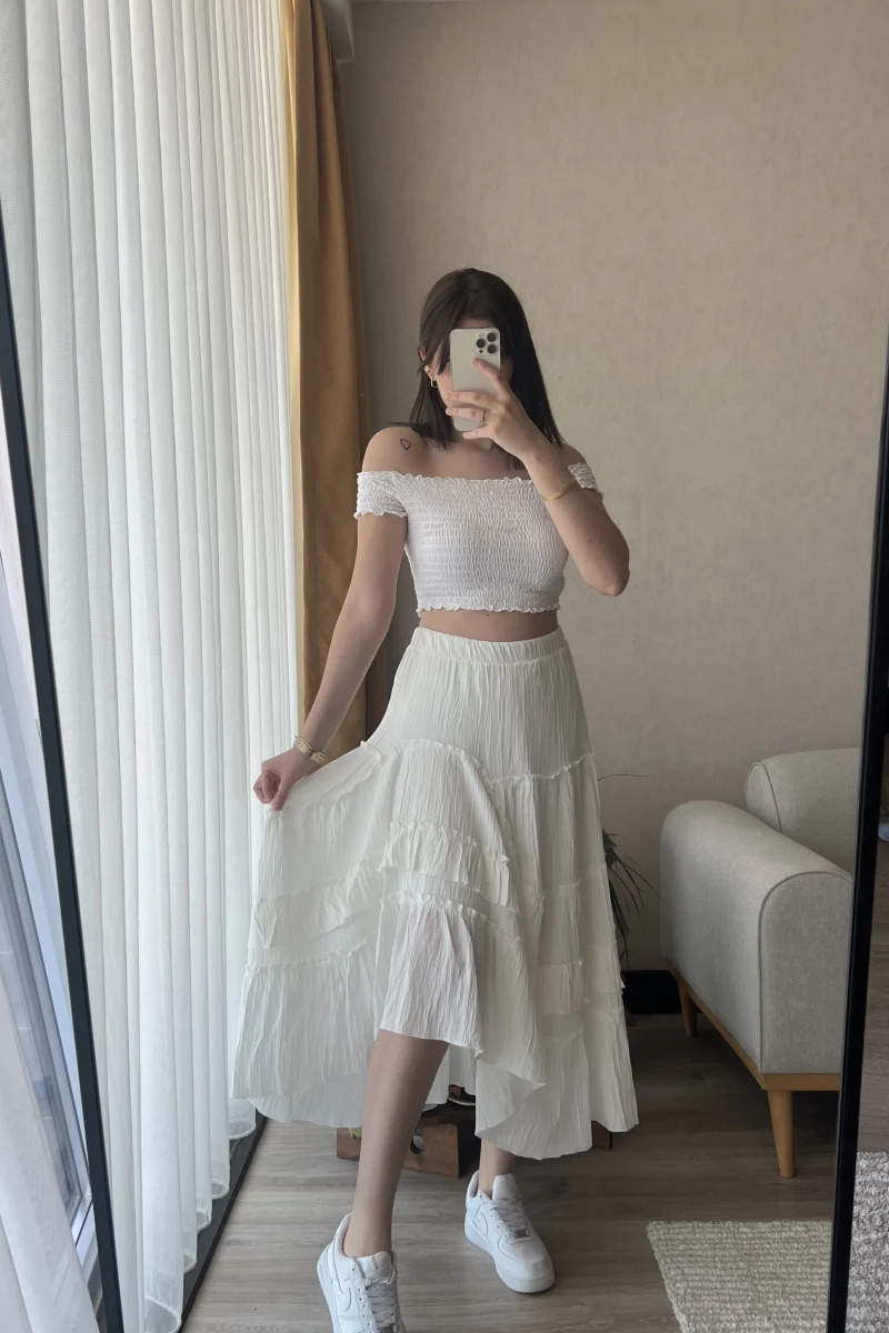 Beyaz Fırfırlı Etek