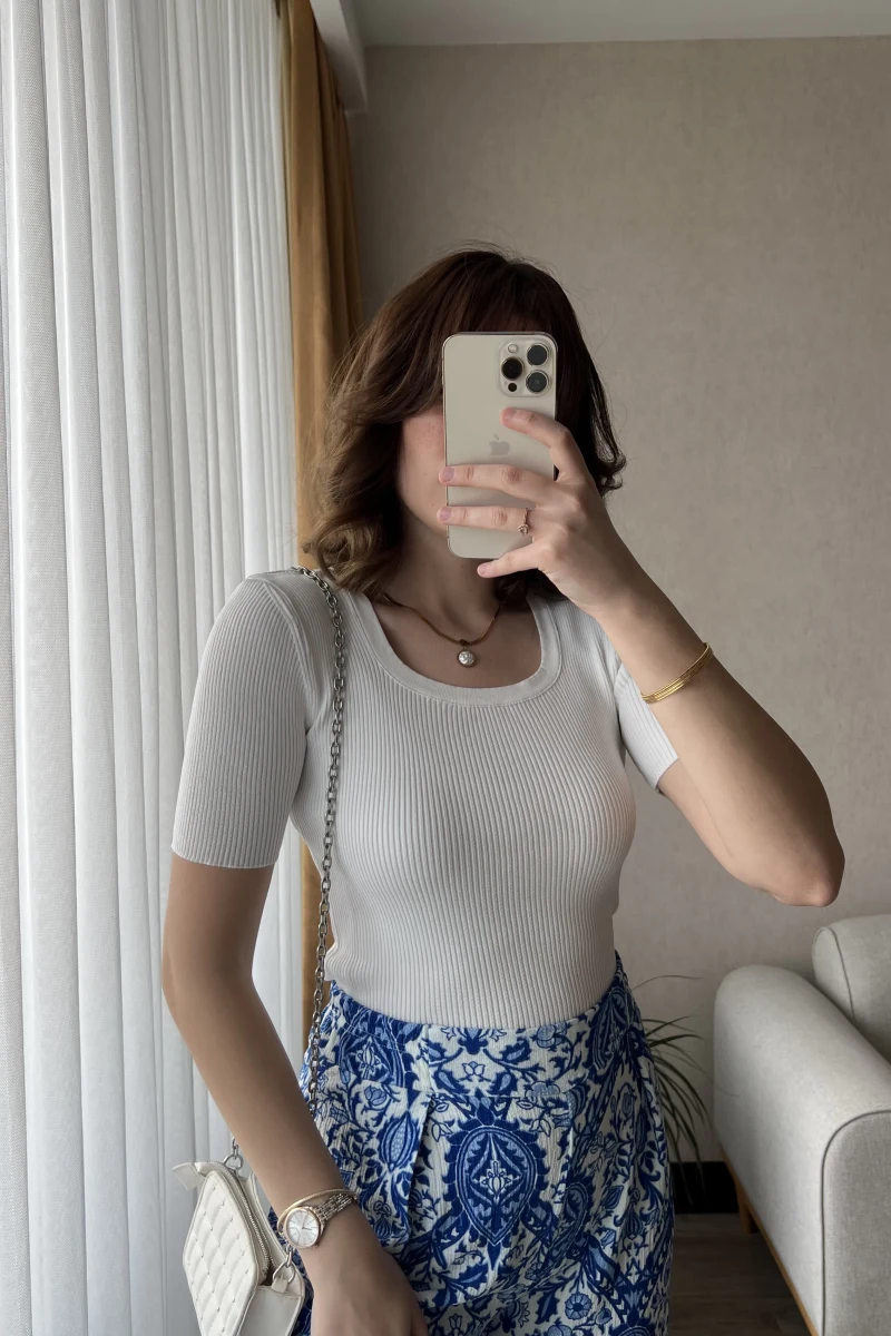 Beyaz Fitili Kare Yaka T-Shirt