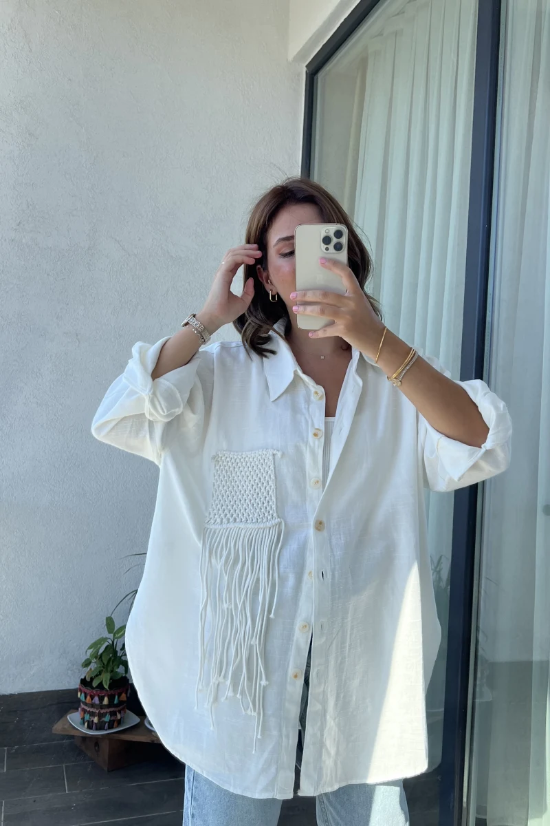 Beyaz Püsküllü Keten Gömlek