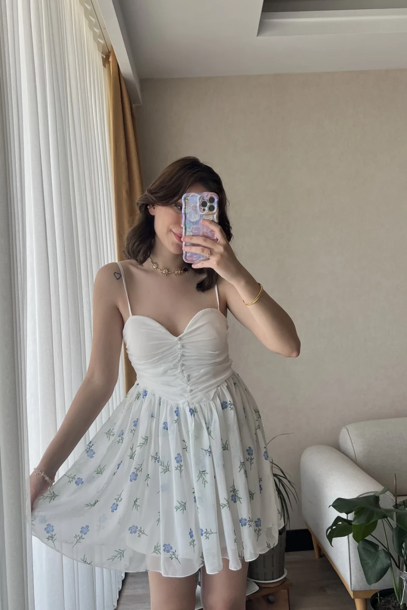 Beyaz Tül Detay Elbise