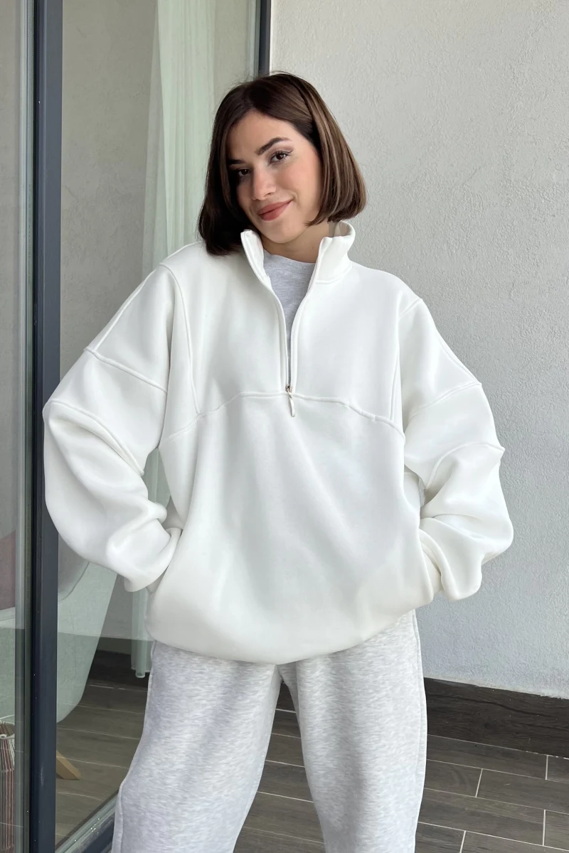 Beyaz Yarım Fermuarlı Sweatshirt