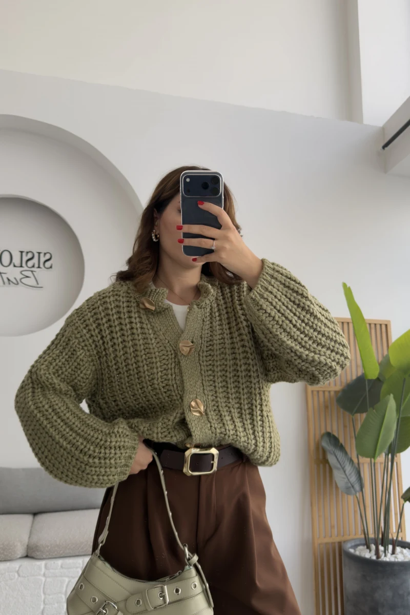 Büyük Düğmeli Örgü Hırka - Yeşil