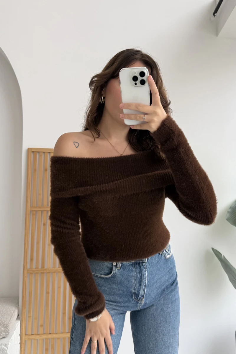 Caterina Madonna Yaka Kazak Acı Kahve Kod: 25040