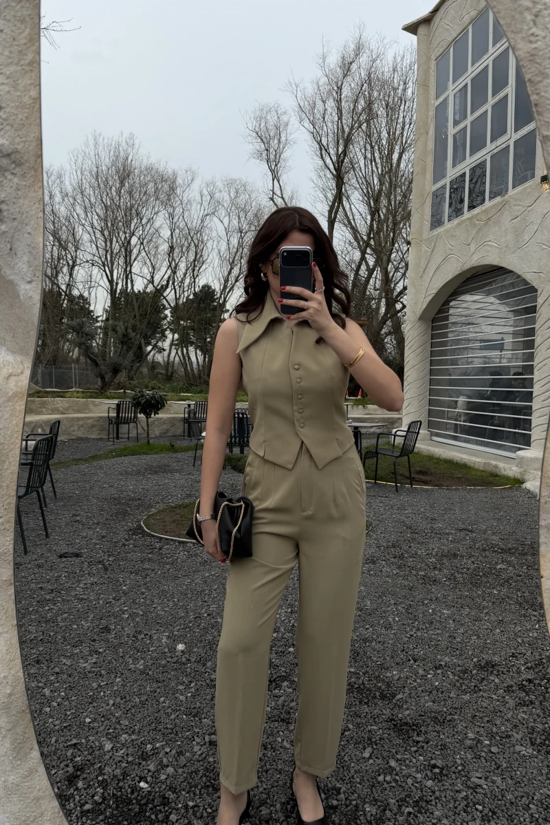 Caterina Sivri Yaka Yelek-Pantolon Takım - Ada Çayı - Kod: 8895