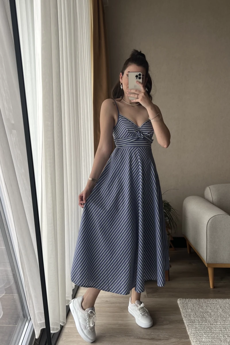 Çizgili Mavi Elbise