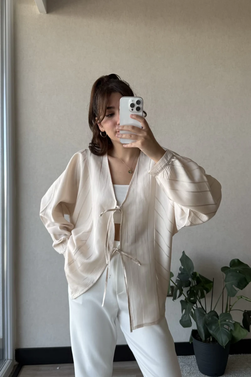 Çizgili Önden Bağlamalı Bluz Ekru