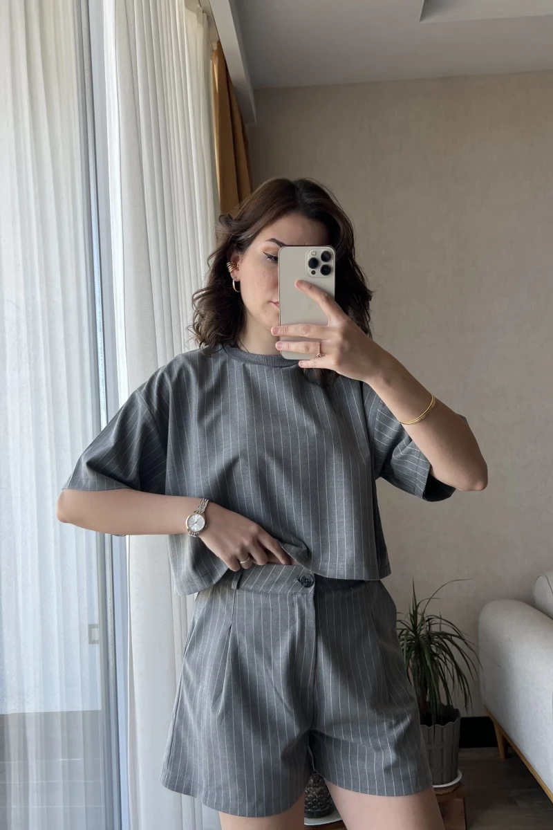 Çizgili Şortlu Takım Koyu Gri