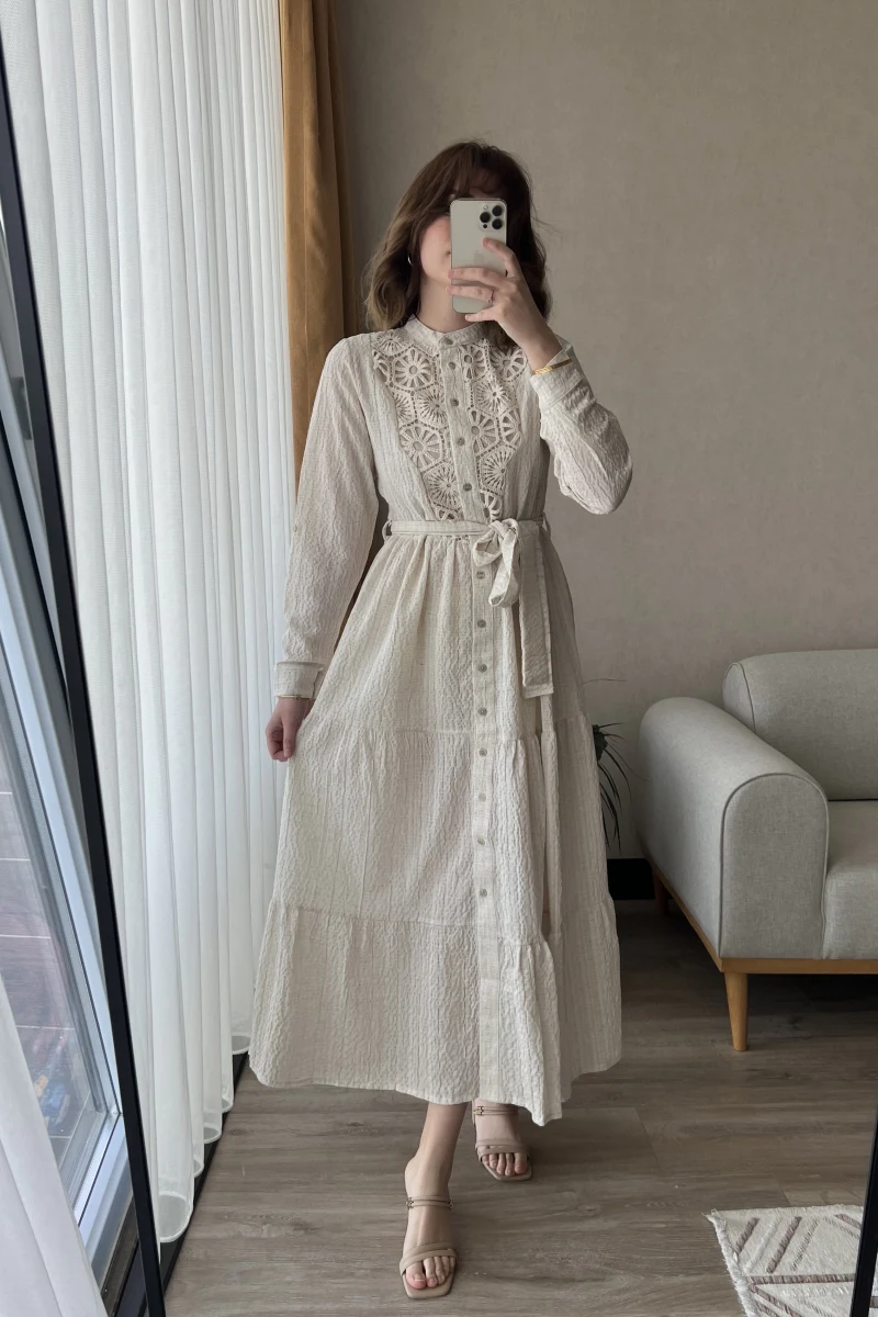 Dantel Detay Uzun Gofre Krem Elbise