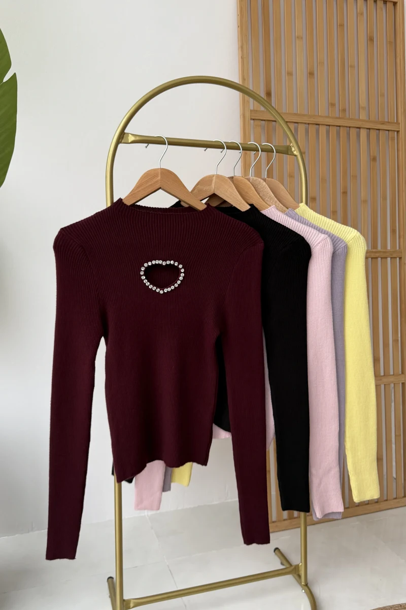 Dekolteli Kalp Detay Taşlı Triko Body - Bordo - Kod: 4810