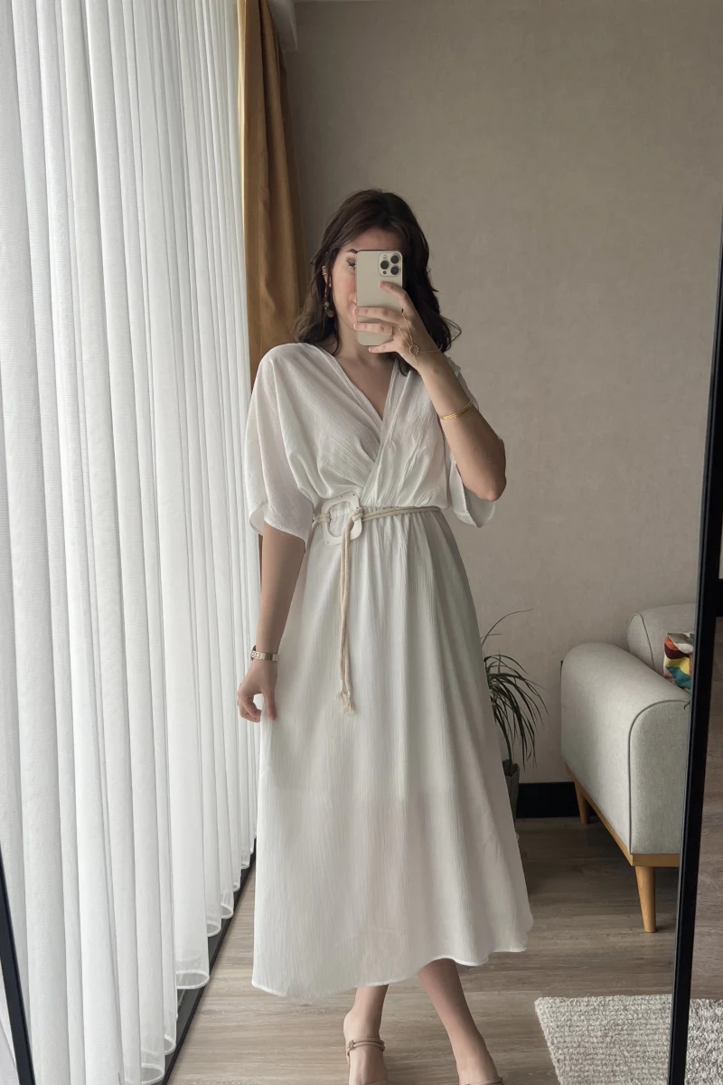 Diana V Yaka Kemerli Beyaz Elbise