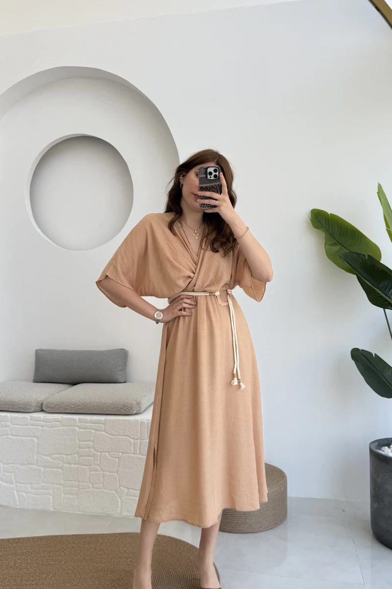 Diana V Yaka Kemerli Camel Elbise