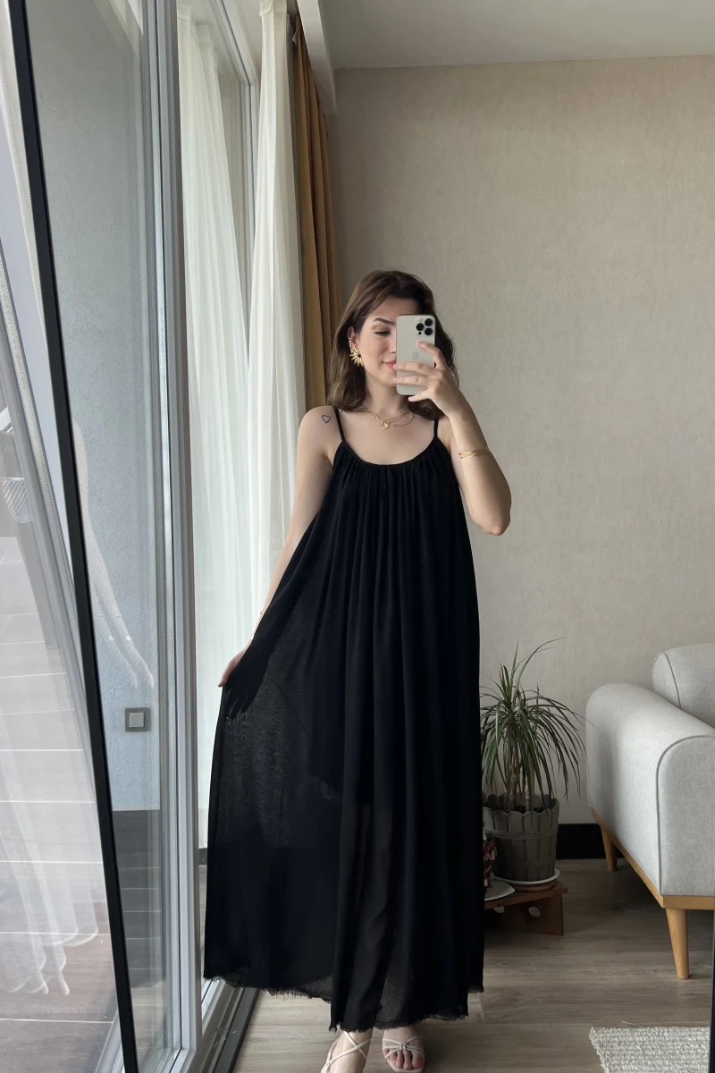 Dökümlü Siyah Uzun Elbise