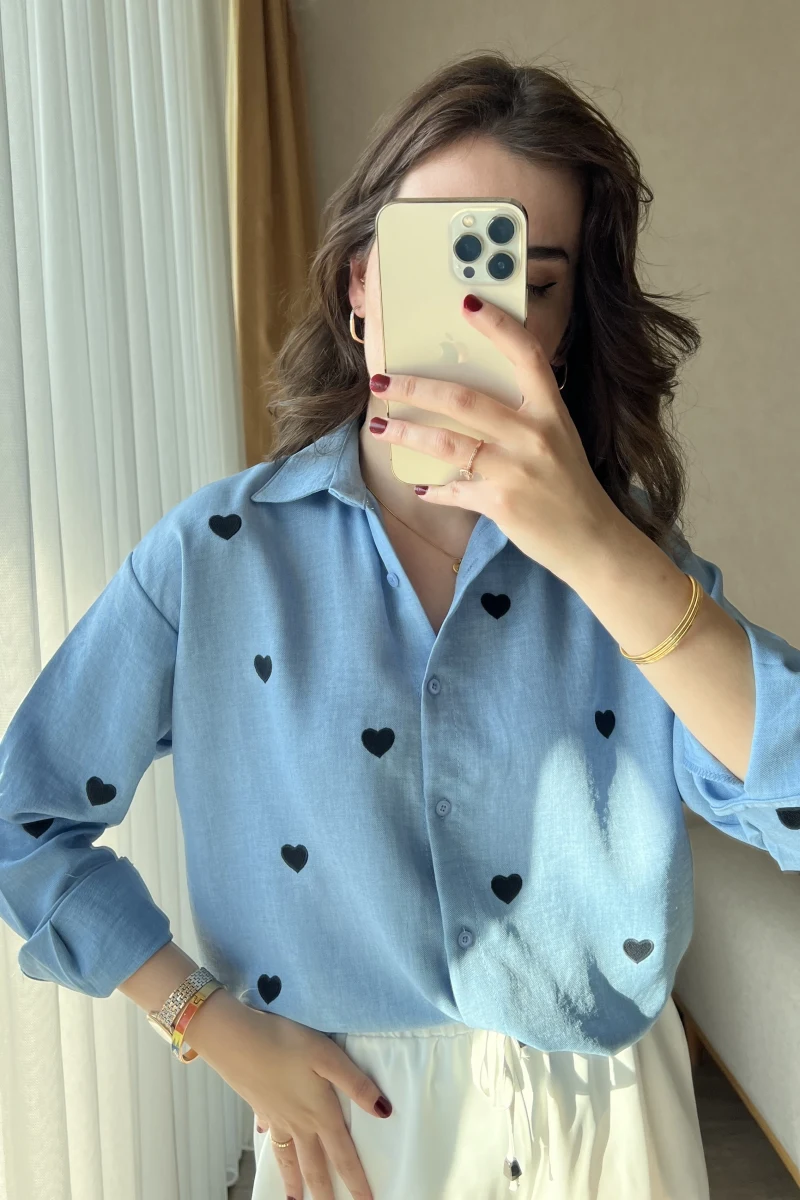 Düz Mavi Siyah Kalpli Keten Gömlek