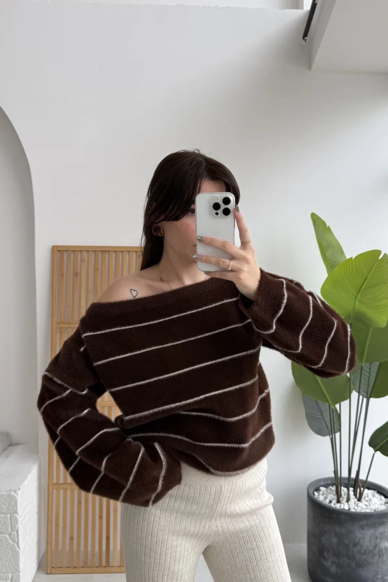 Edwin Kayık Yaka Yumoş Çizgili Kazak - Acı Kahve