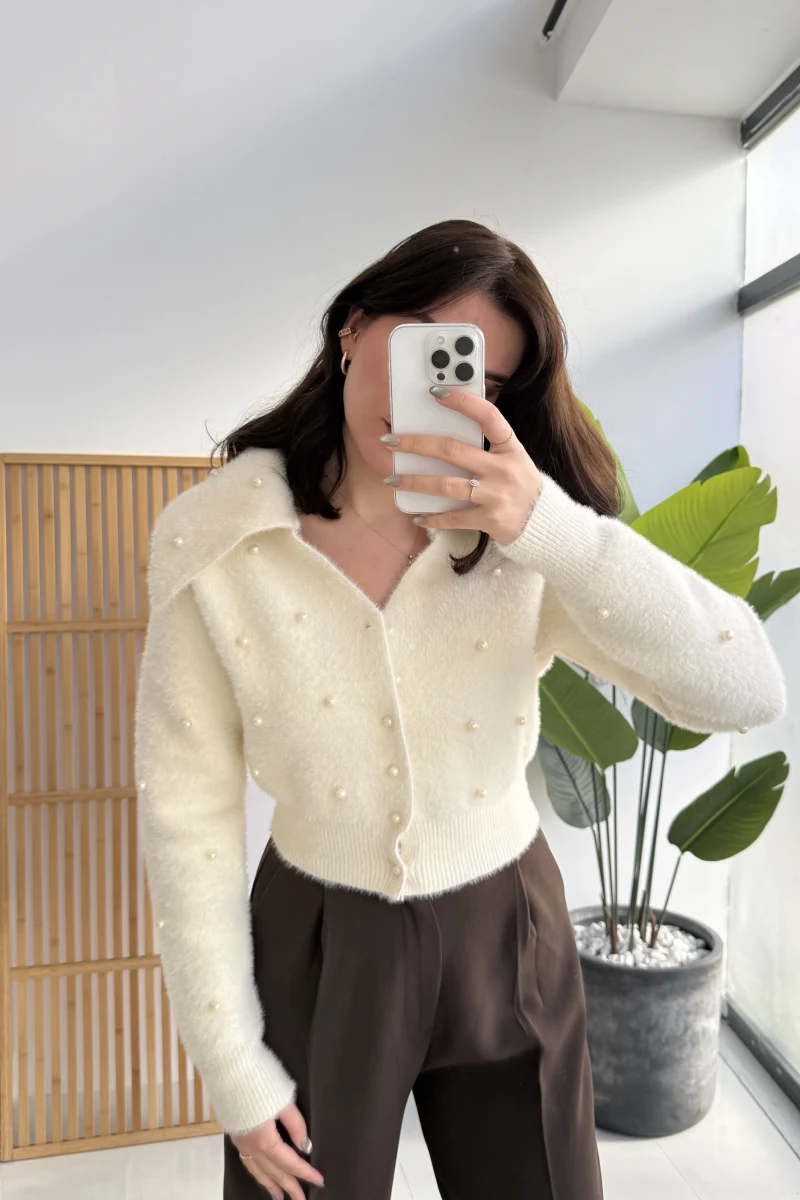 Ekru İnci İşlemeli Yumoş Hırka - Kod: 26861