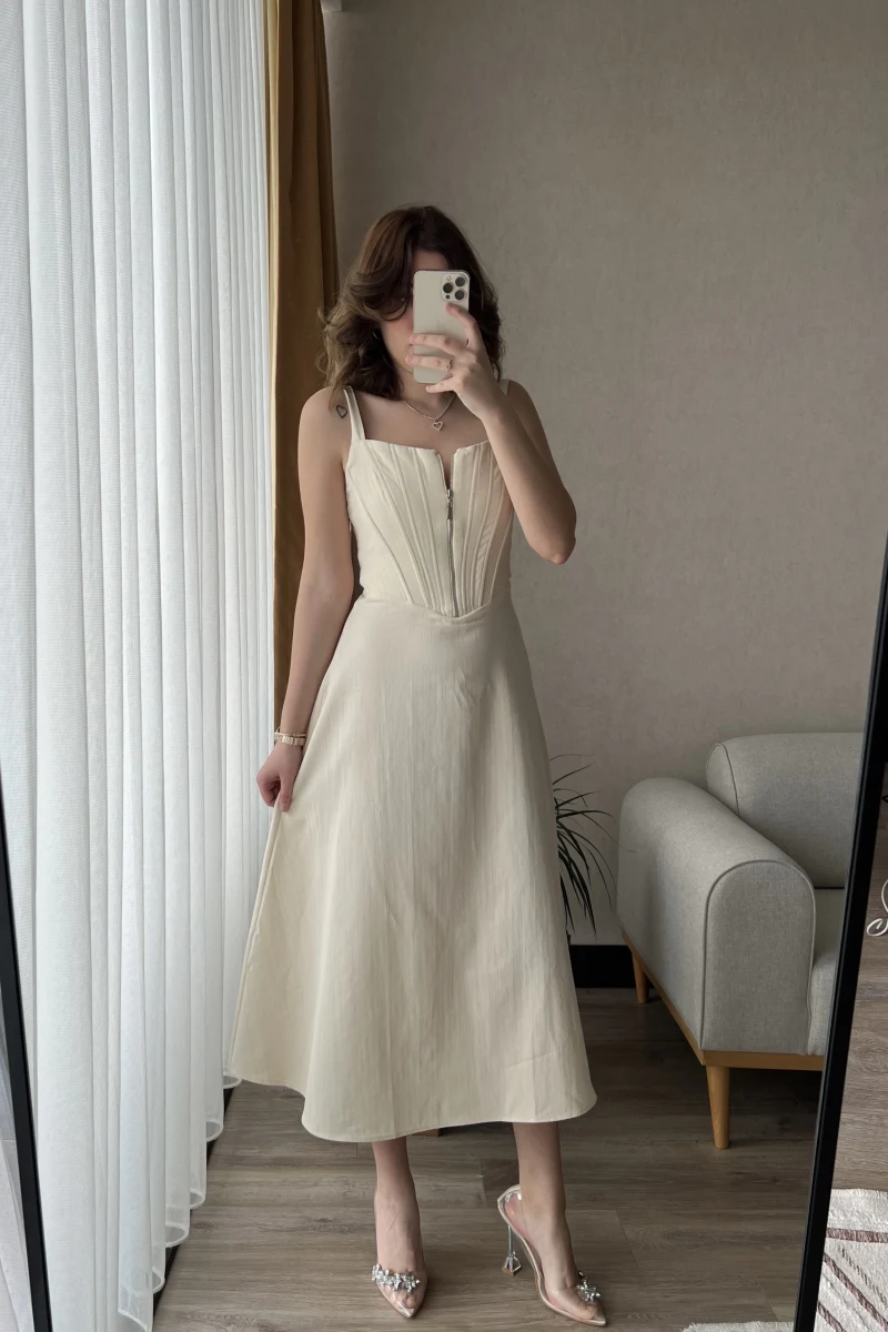 Elina Korseli Ekru Elbise