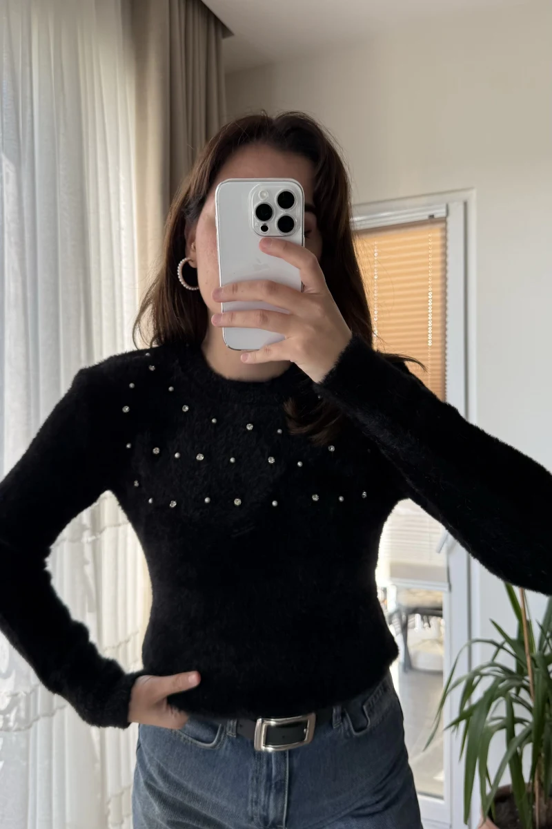 Emilie Taşlı Yumoş Kazak Siyah