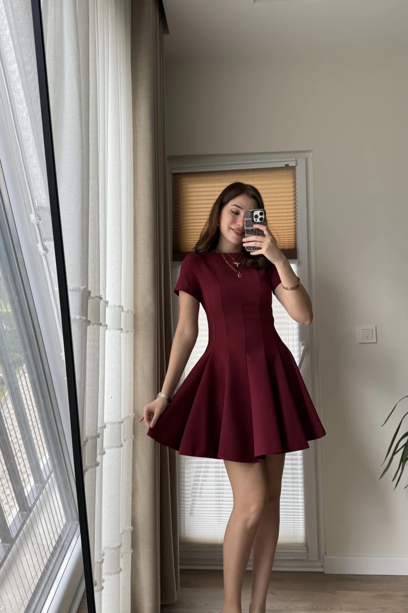 Eteği Pileli Parçalı Kısa Elbise Bordo