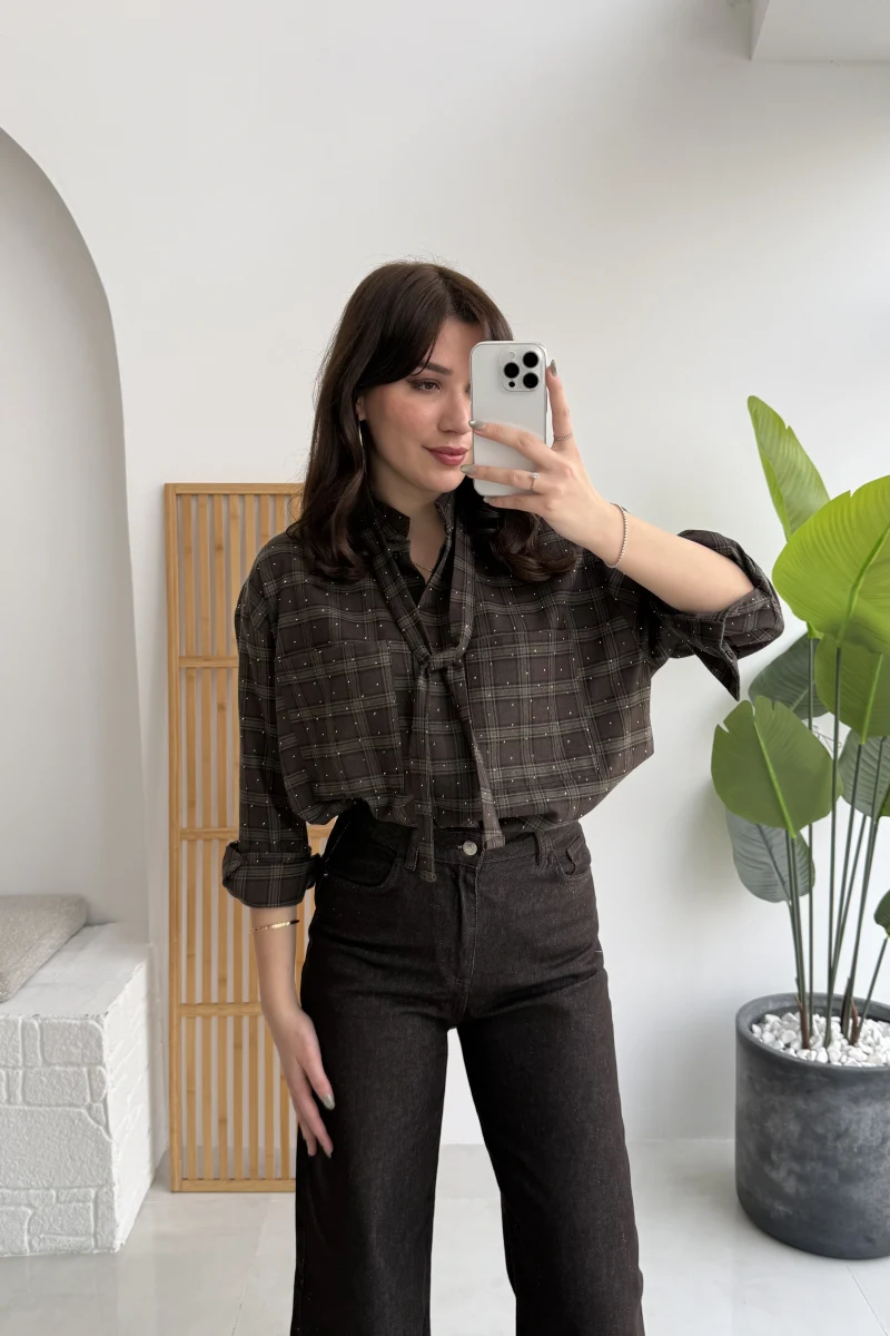 Fular Bağlamalı Taşlı Gömlek - Kahverengi - Kod: 2180