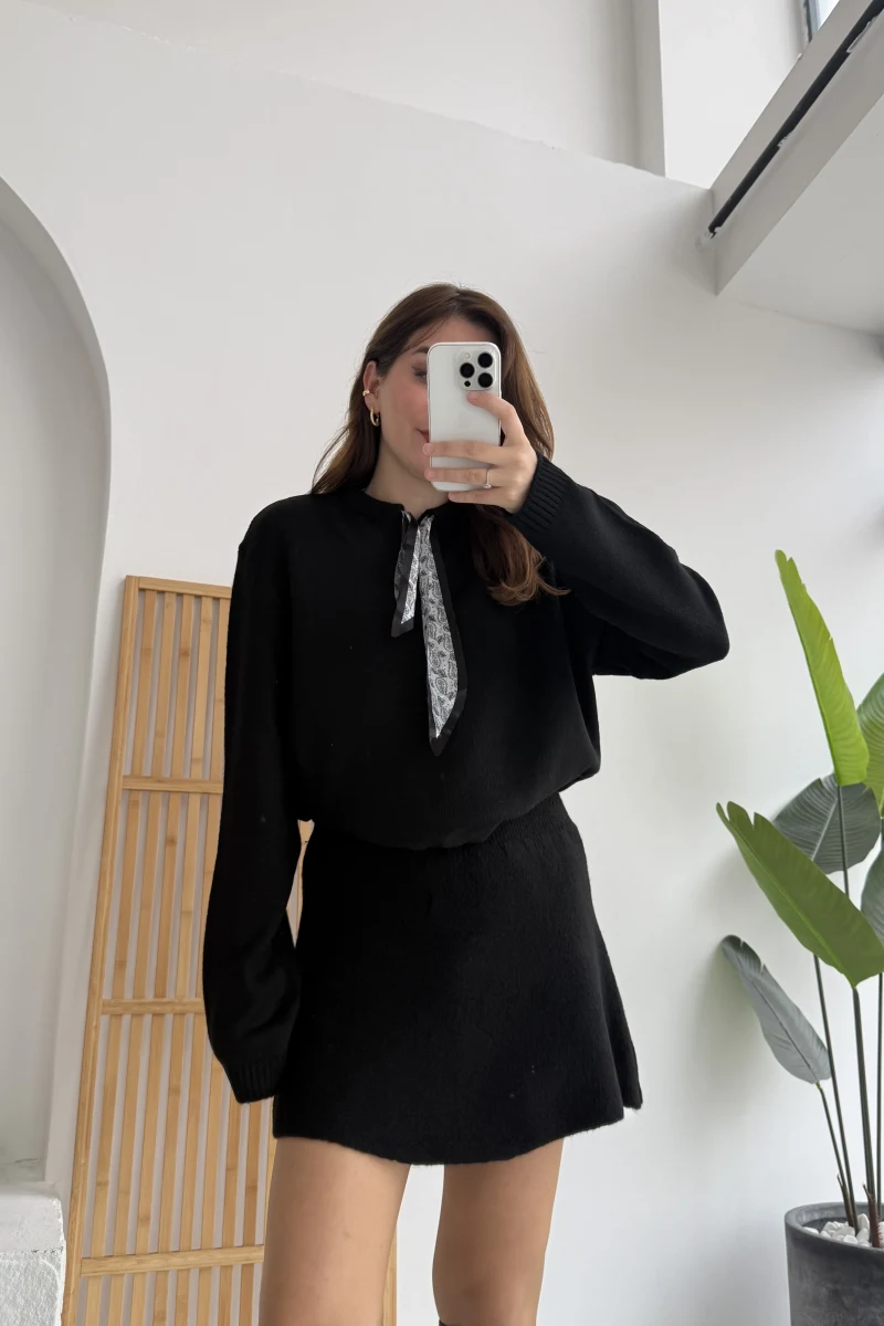 Fular Bağlamalı Uzun Kol Kazak - Siyah