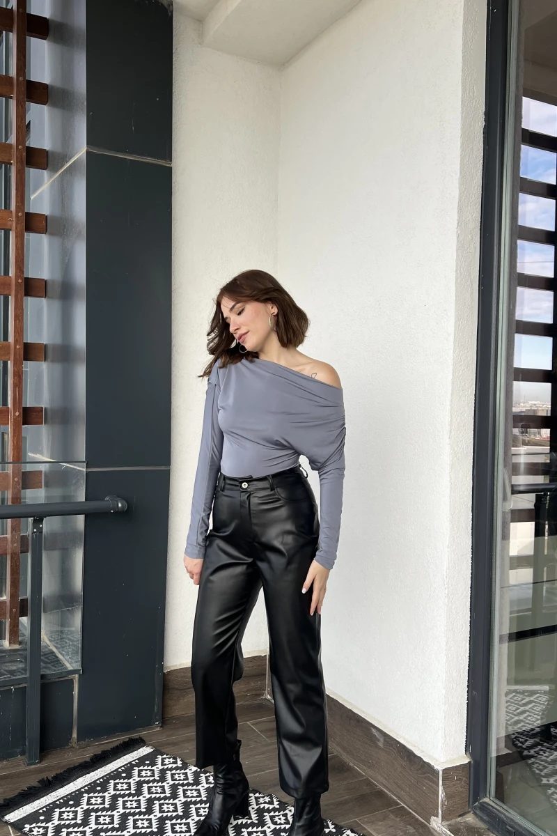 Gri Düşük Yaka Yarasa Kol Bluz