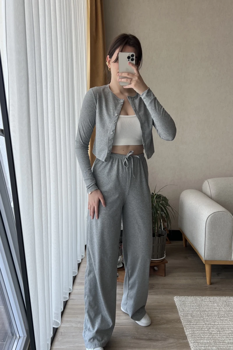 Gri Rengi Simli Hırkalı Takım