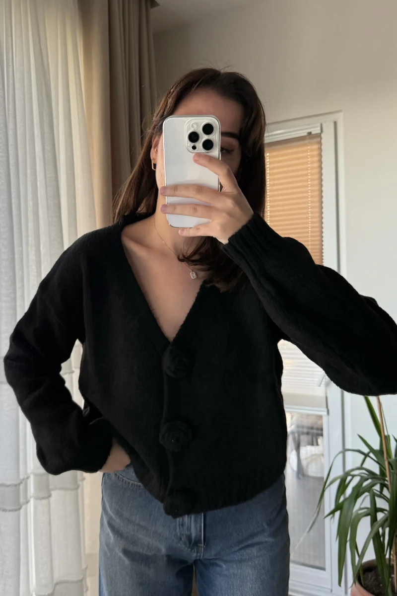 Gül Detay Kazak Siyah