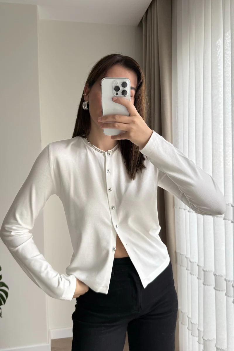 Gümüş Düğme Detaylı Hırka Beyaz