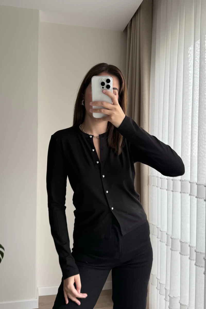 Gümüş Düğme Detaylı Hırka Siyah