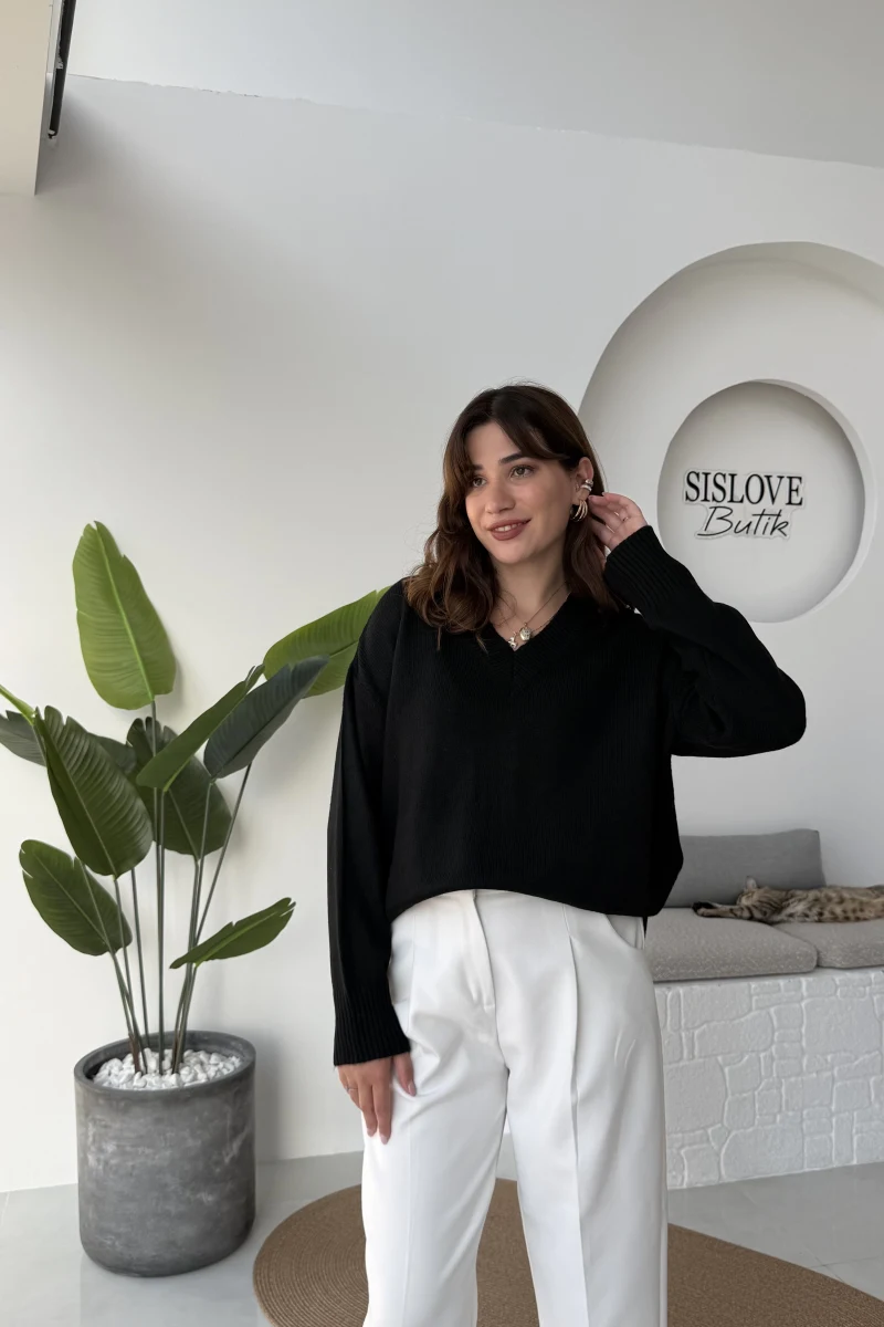 İsabella V Yaka Kazak - Siyah