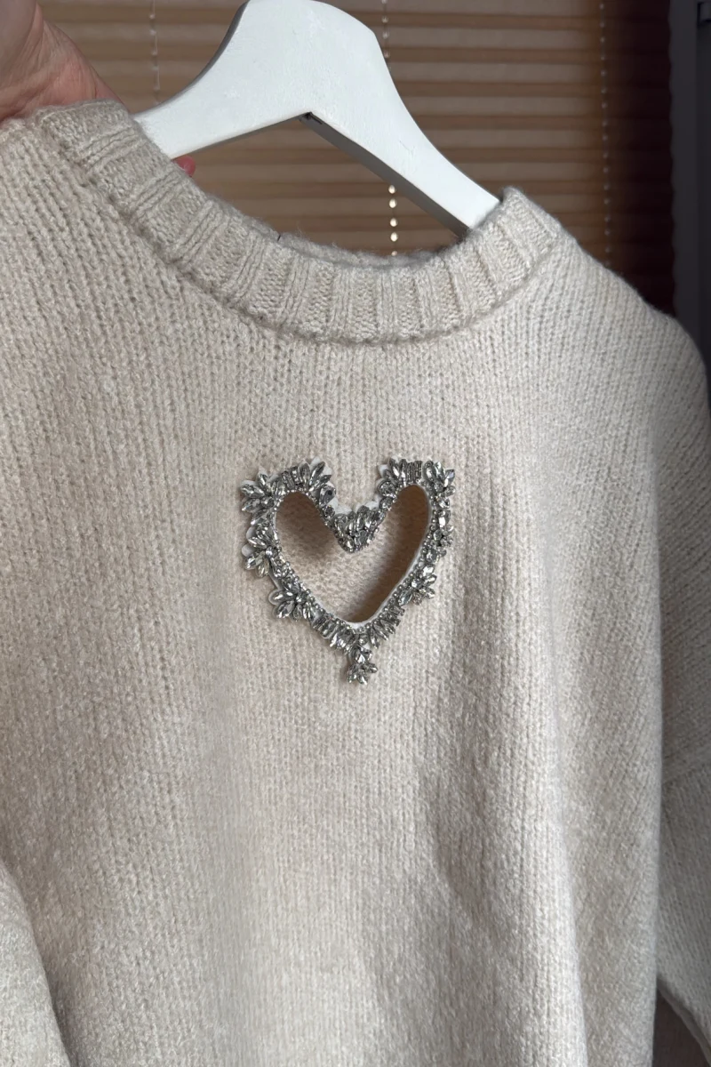 Kalp Detay Kazak Krem