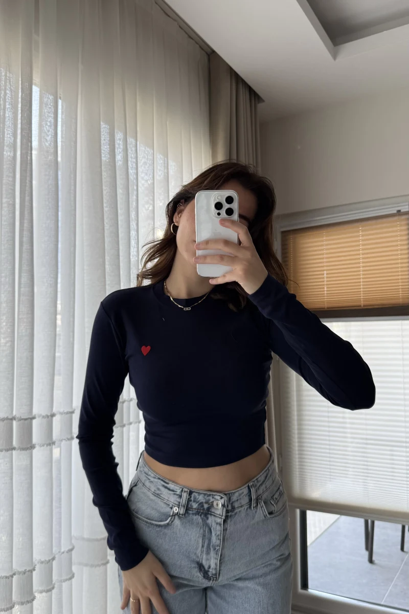 Kalp Nakışlı Crop Body Lacivert