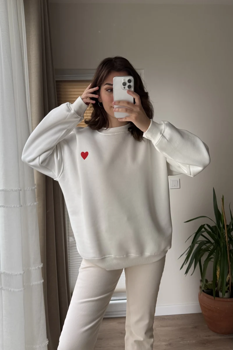 Kalp Nakışlı Sweatshirt Şardonlu Beyaz