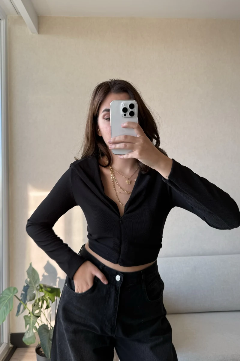 Kapüşonlu Siyah Fitili Crop
