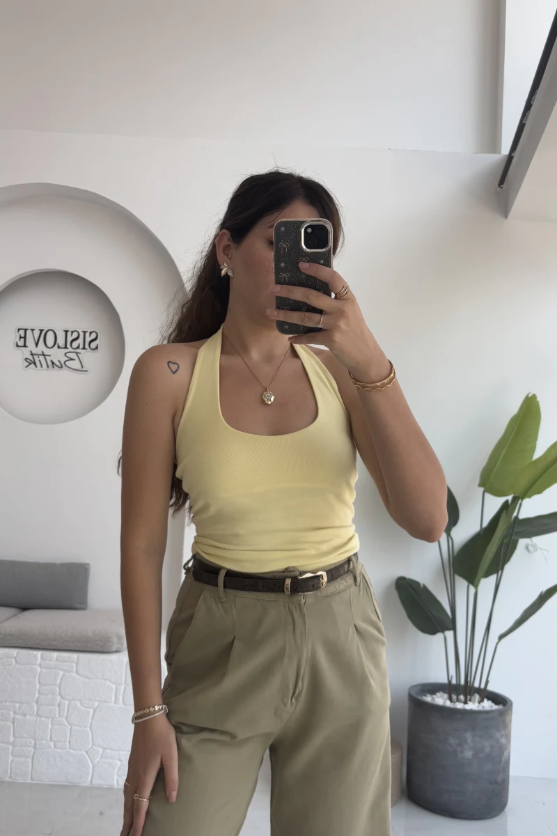 Karolina Boyundan Geçmeli Crop - Sarı