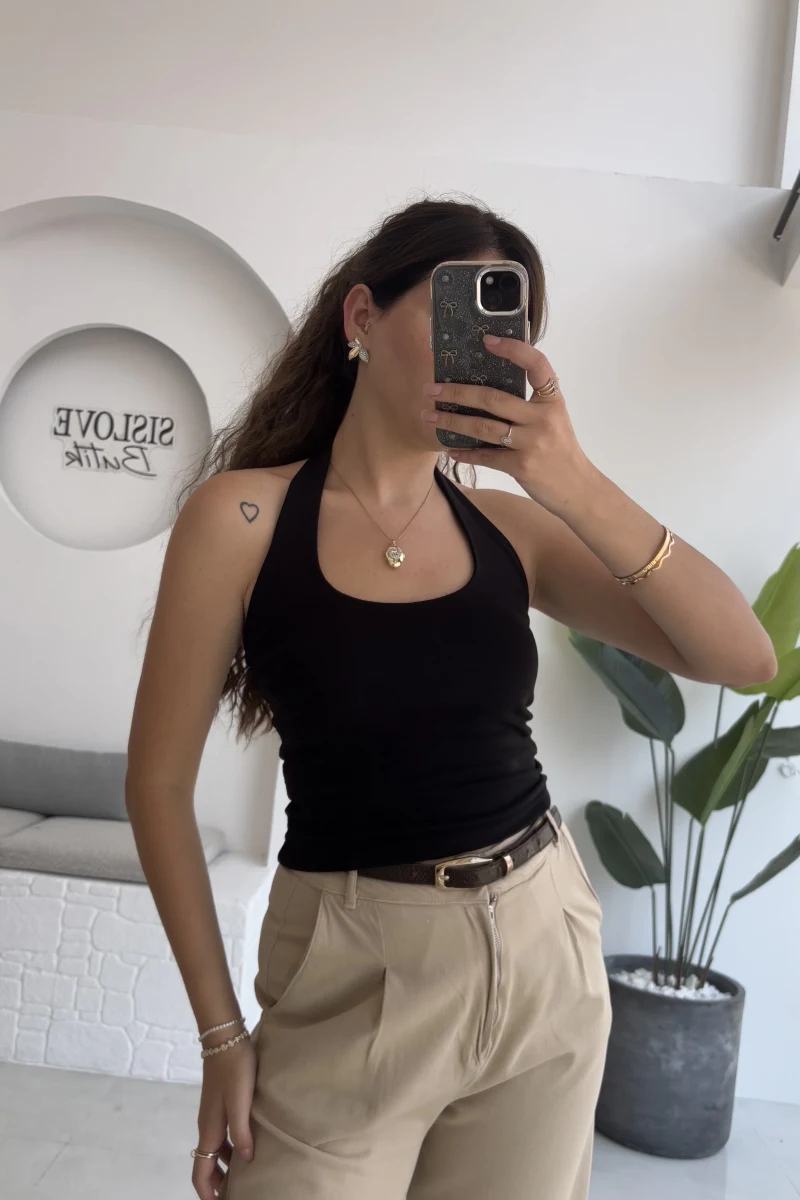 Karolina Boyundan Geçmeli Crop - Siyah