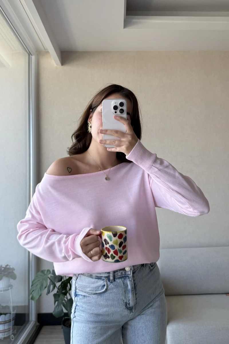 Kayık Yaka Pembe Triko