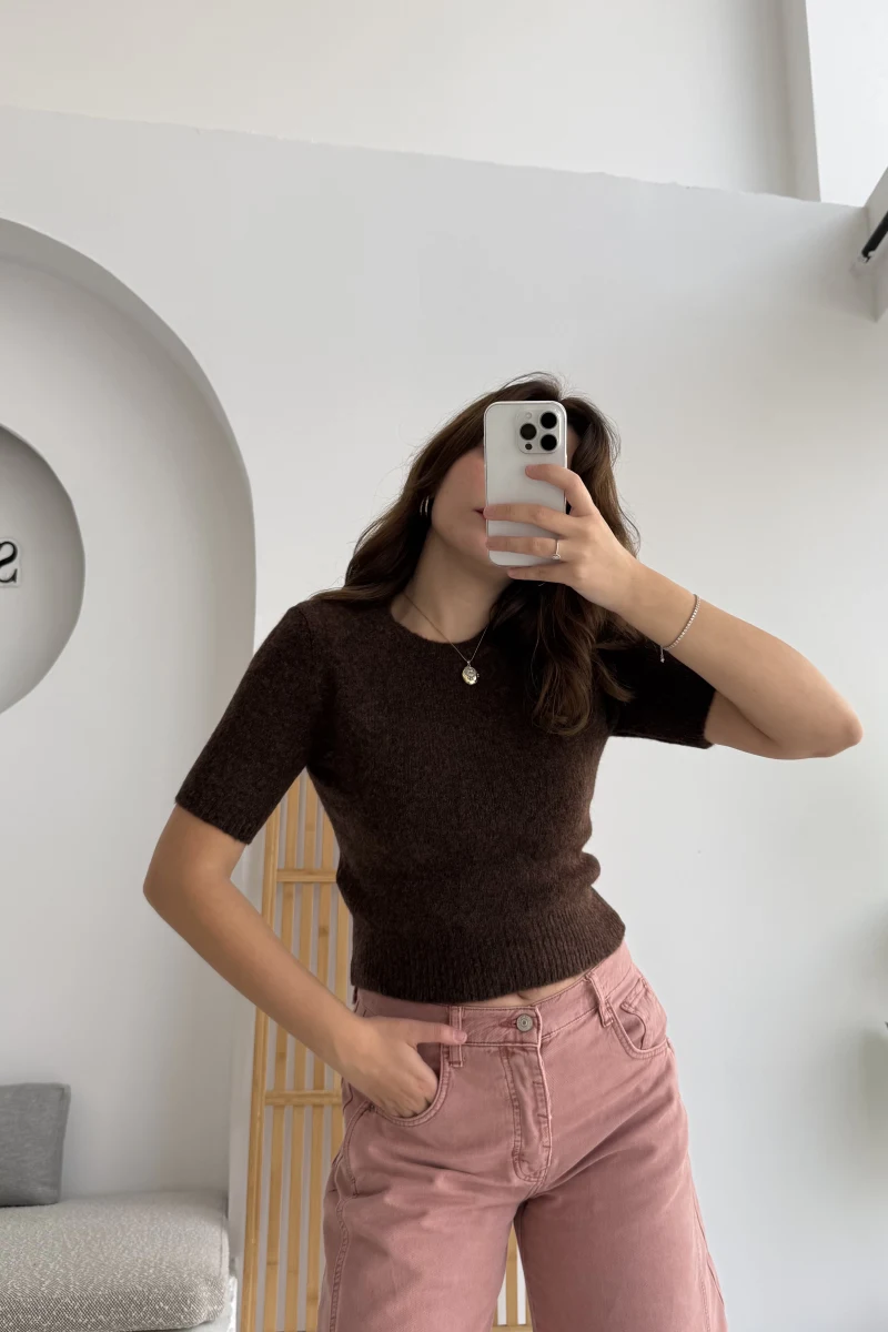 Kısa Kollu Triko Acı Kahve Kod: 9037