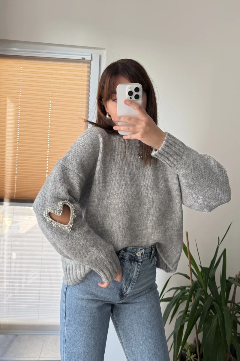 Kolları Kalp Detay Mücevher Model Kazak Gri