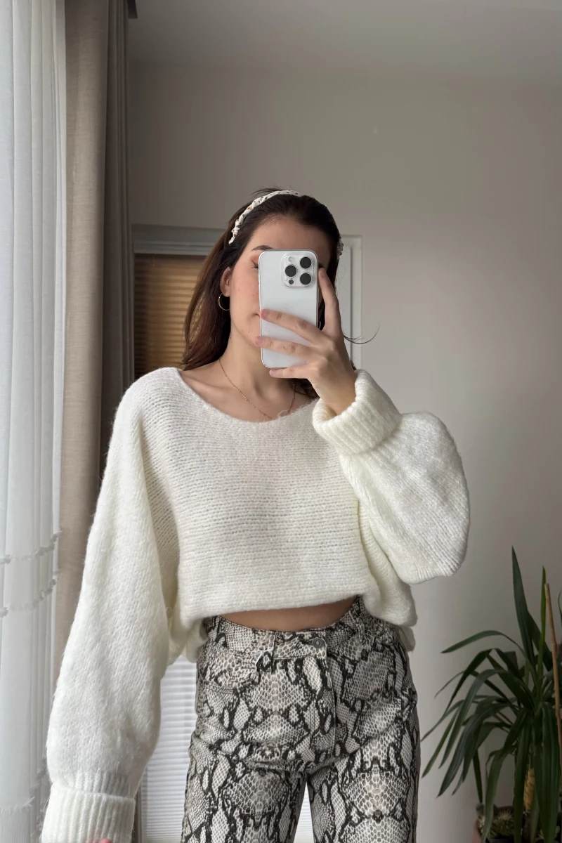 Kolları Katlamalı Ekru Kazak