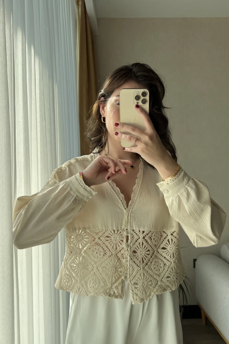 Krem Dantelli Gömlek