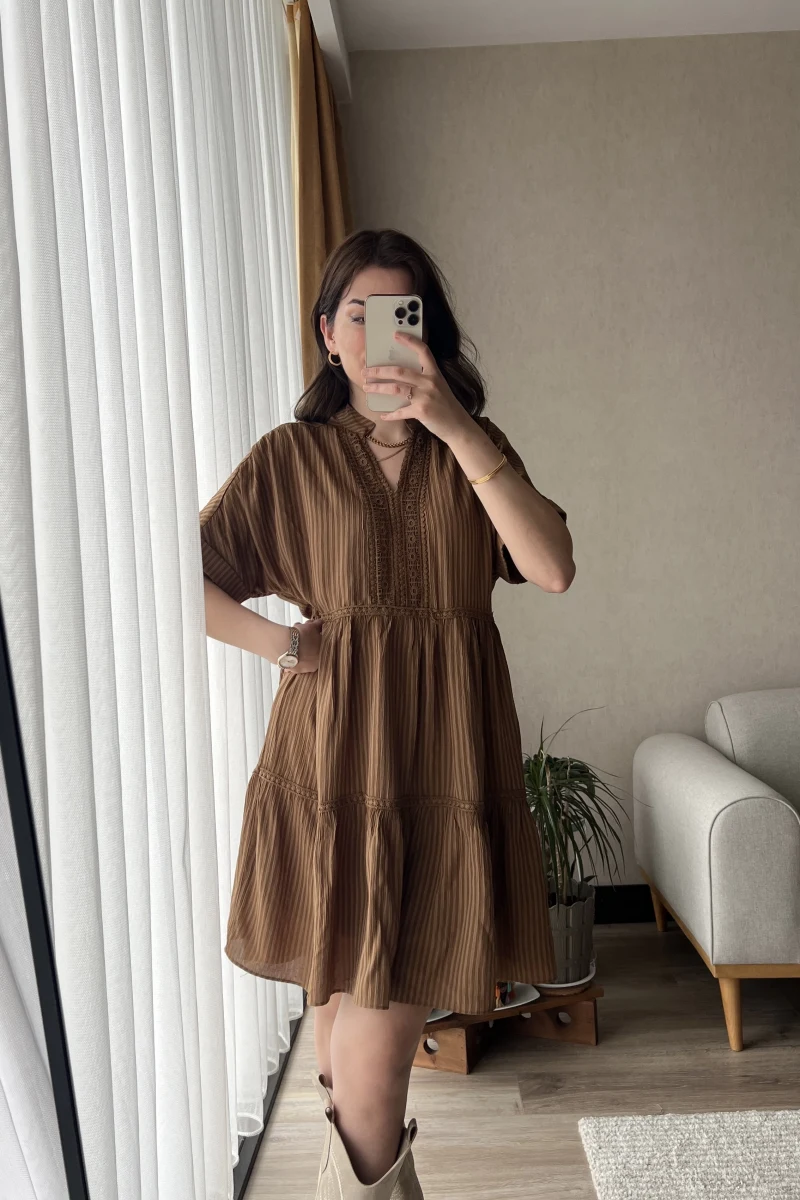 Larisa Kahve Tonları Dantelli Elbise