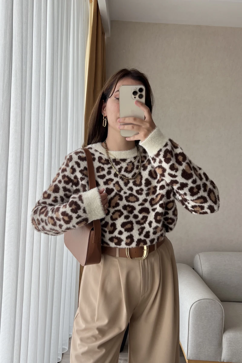 Leoparlı Yumoş Kazak